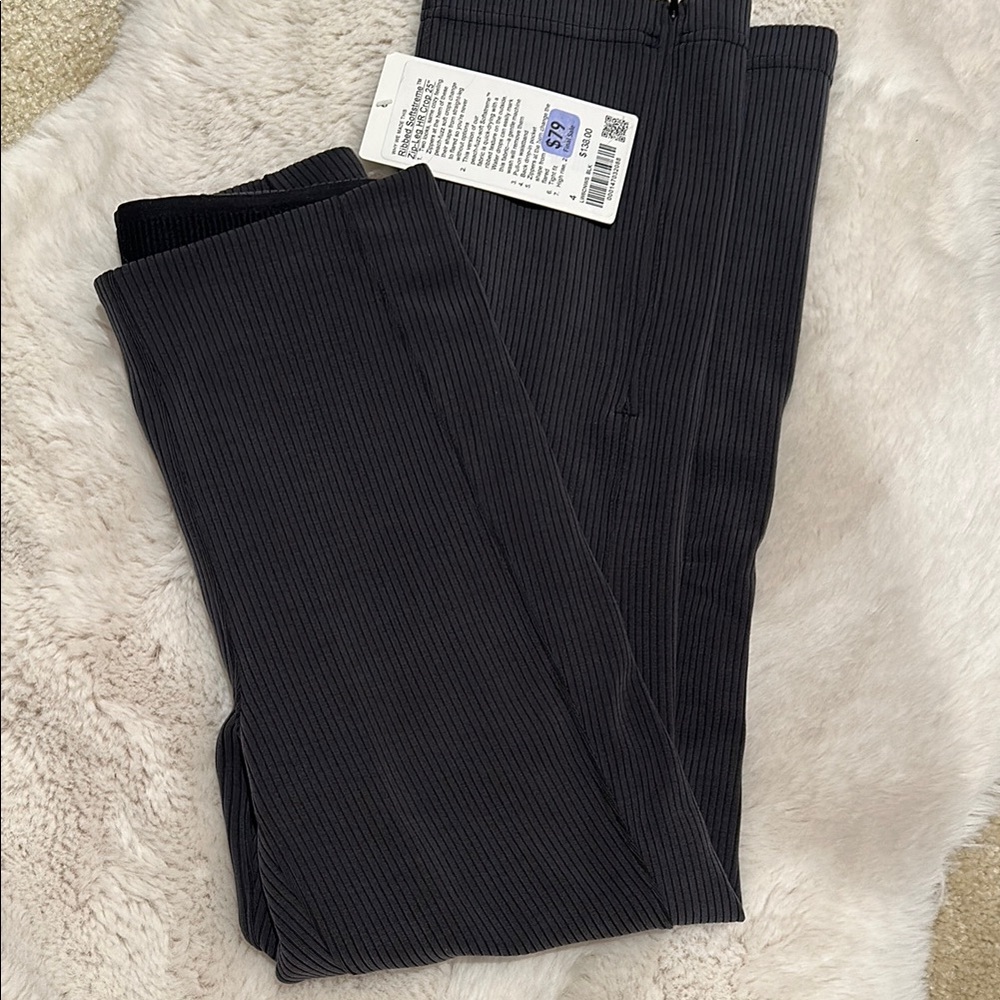 Lululemon Ribbed softstreme zip leg HR Crop 25” black